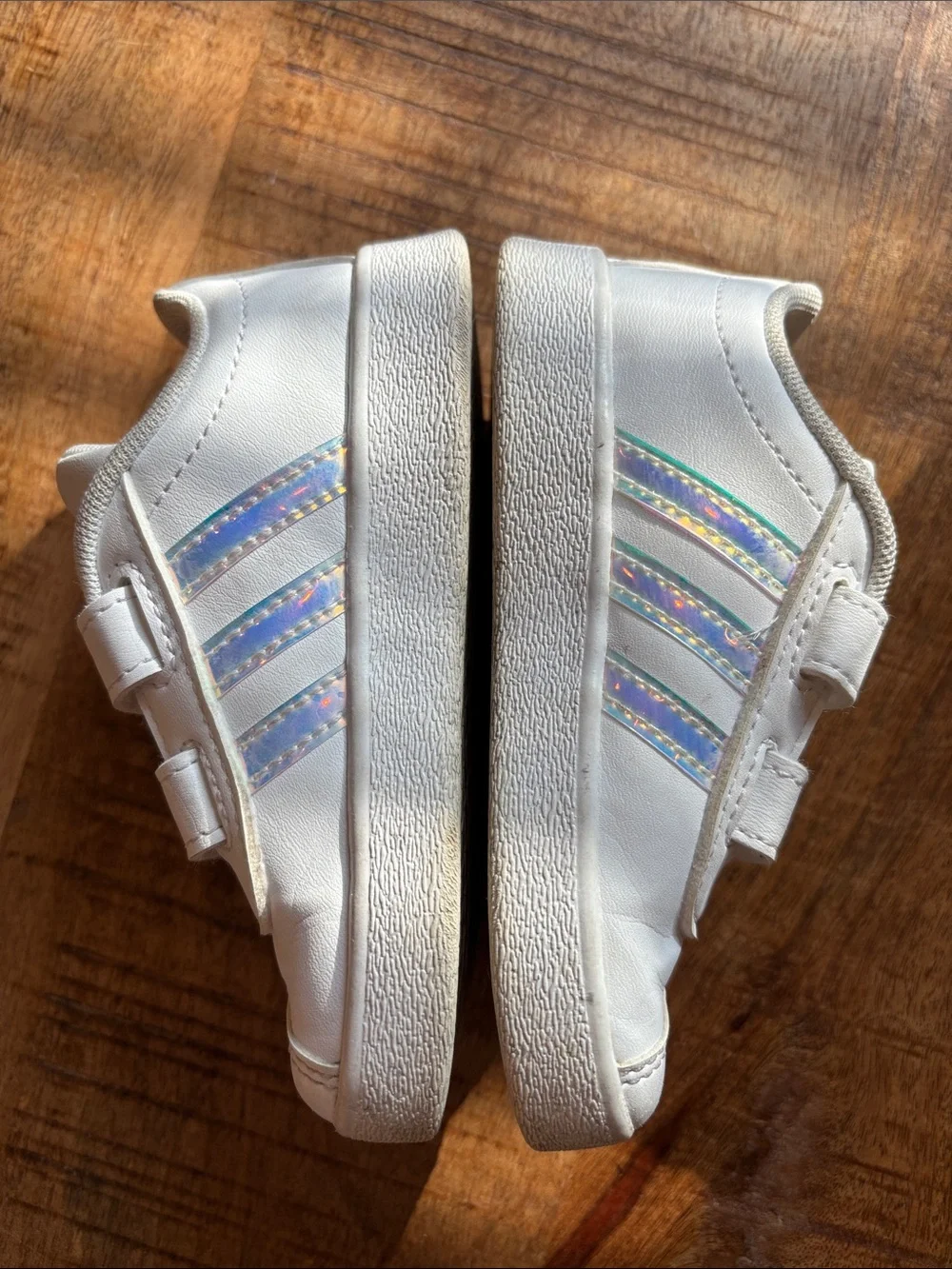 Toddler Adidas size 7K Sneaker white/iridescent w/Velcro Closure